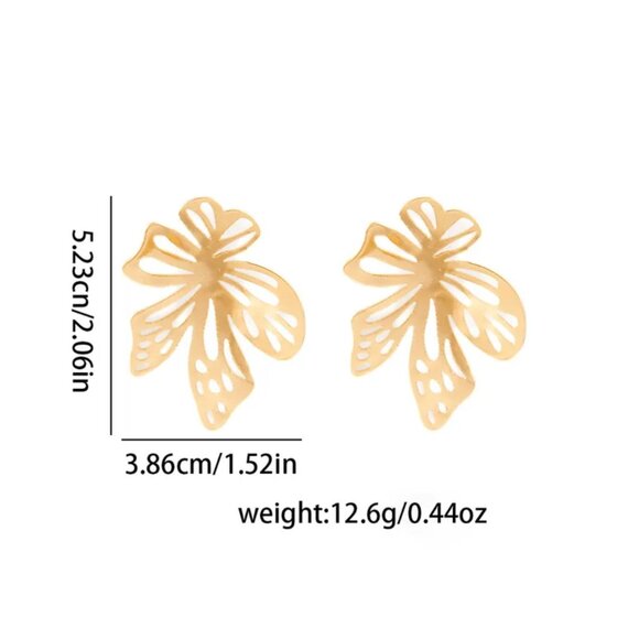 NEW 18K Gold Plated Bold Flower Petal Statement Earrings - Picture 2 of 5